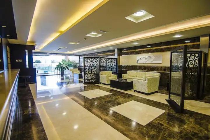 Stunning 1 Bedroom In Marina Apartment