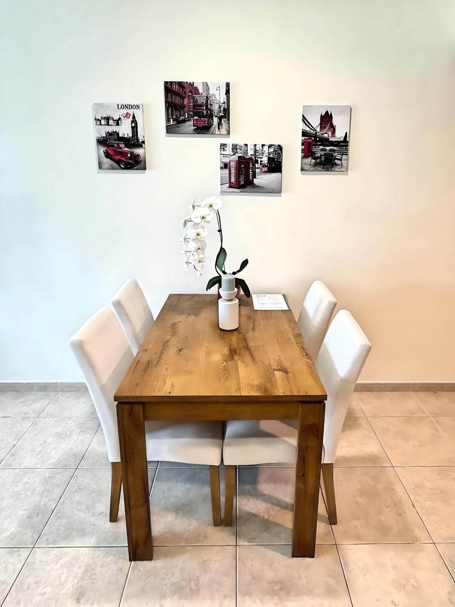 Stunning 1 Bedroom In Marina Apartment *
