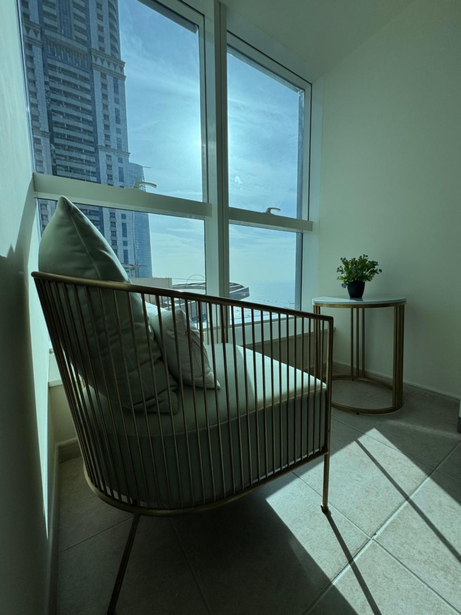 Stunning 1 Bedroom In Marina *