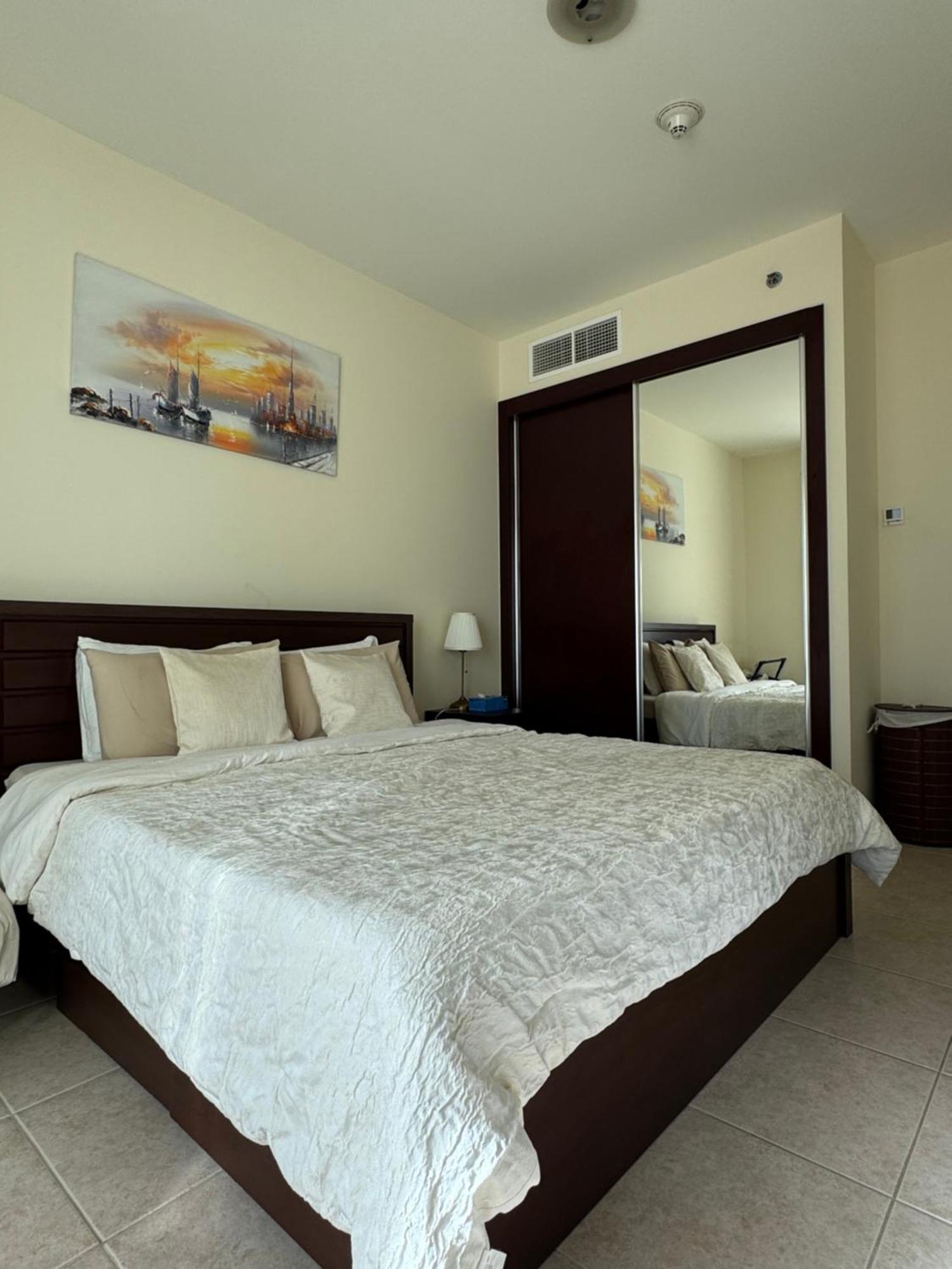 Stunning 1 Bedroom In Marina * Dubai